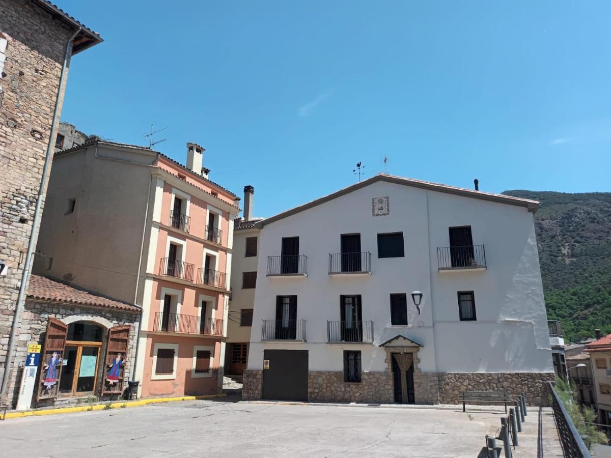 Un Tros De Sal. Casa Rural A Gerri De La Sal.ヴィラ エクステリア 写真